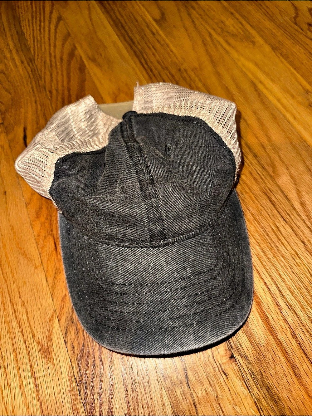 Black & Beige Mesh Trucker Hat Like New